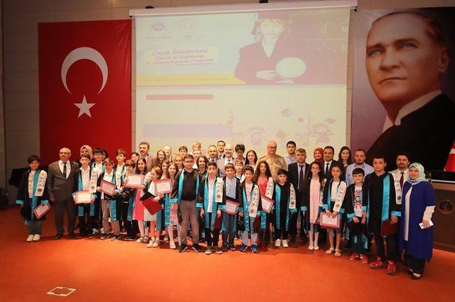 Çocuk Üniversitesi mezunlarını verdi