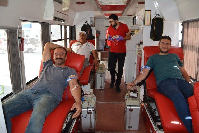Korkuteli’nde kan bağışı standı açıldı