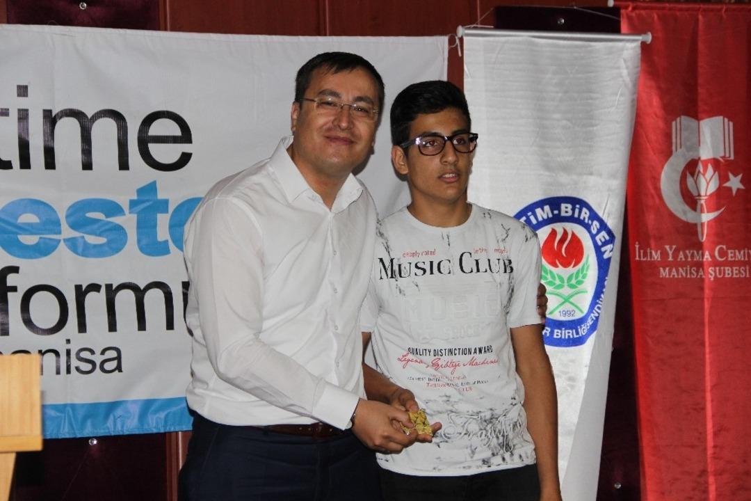 LGS&rsquo;de başarılı olan imam hatipliler &ouml;d&uuml;llendirildi