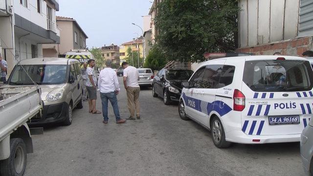 Ümraniye'de silahını göstermek isterken avukat arkadaşını vurdu