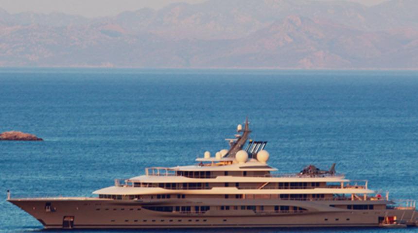 Dünyanın en zengini Jeff Bezos'un yatı Datça'da görüntülendi! Amazon'dan Jeff Bezos açıklaması