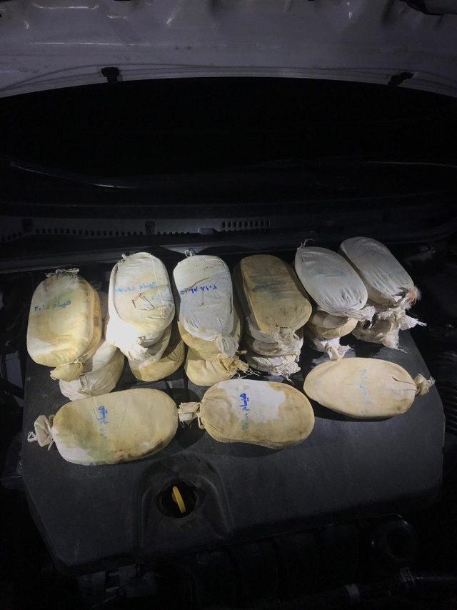 Adana’da şüphelenilen otomobilde 5 kilo 675 gram esrar ele geçirildi