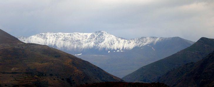 Keşiş Dağları'nda Temmuz ayında kar yağdı G3