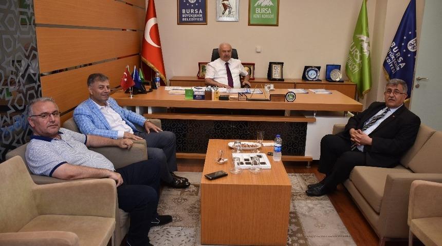 Bursa Kent Konseyi Başkanı Orhan&rsquo;a tebrik ziyareti s&uuml;r&uuml;yor