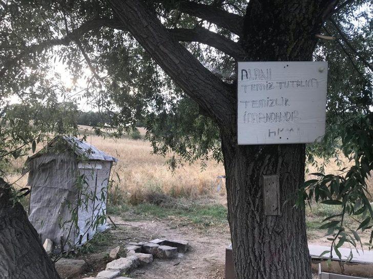 Yol kenarında 'tek kişilik' mescit G4