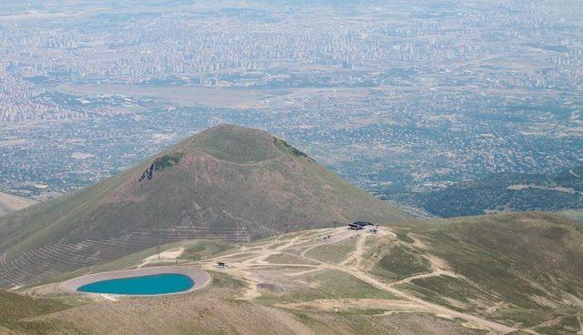 Erciyes’in yazı başka kışı başka güzel