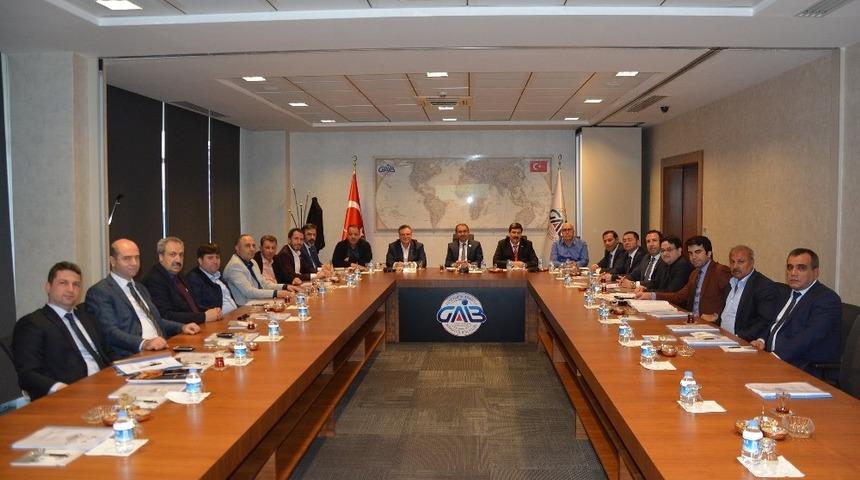 Halıcılar yeni pazarları mercek altına alıyor