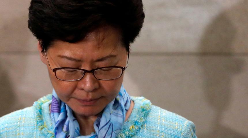 Kameraların önüne geçti ve 'öldü' dedi!