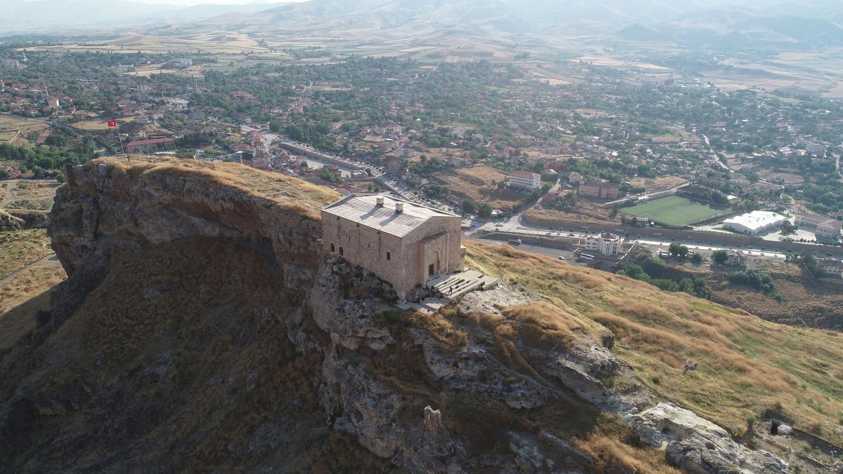  U&ccedil;urumun kıyısındaki 839 yıllık tarih: Divriği Kale Camisi