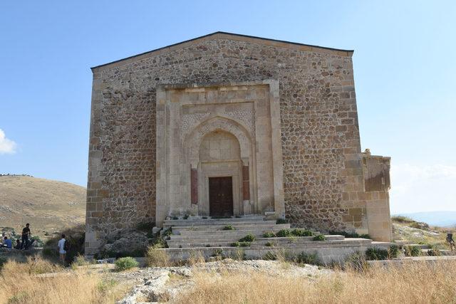 Uçurumun kıyısındaki 839 yıllık tarih; Divriği Kale Camisi