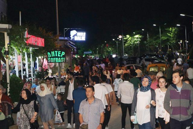 Yalova’nın turizm merkezinde yoğunluk