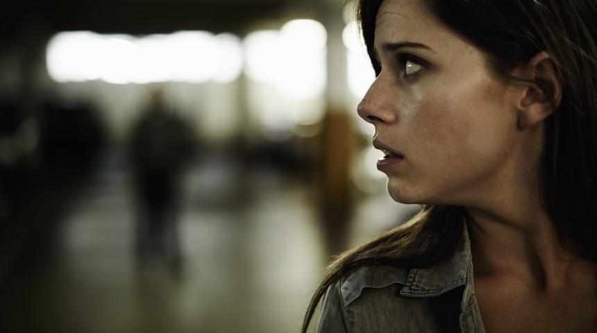 Sosyal fobi nedir? Sosyal fobi belirtileri nelerdir? Sosyal fobi tedavisi nasıl olur?