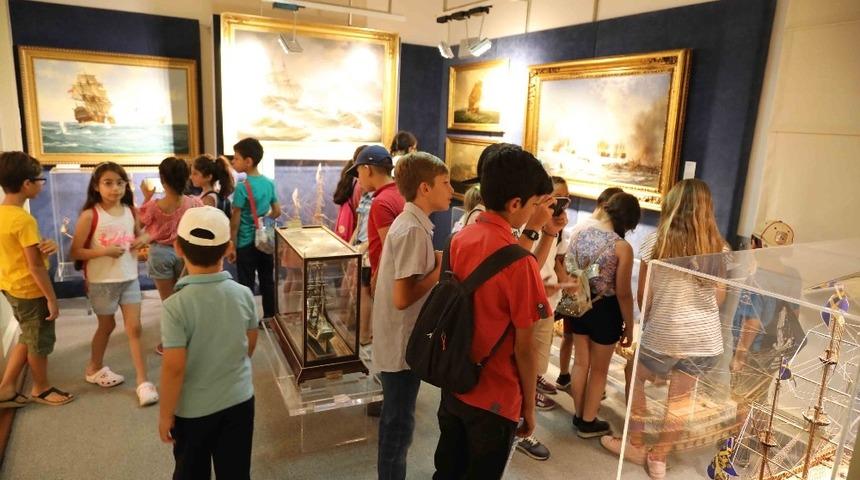 Bayraklılı minikler deniz müzesini gezdi