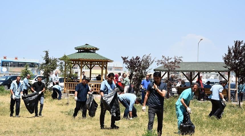 Van Eğitim ve Araştırma Hastanesinde &ccedil;&ouml;p toplama seferberliği