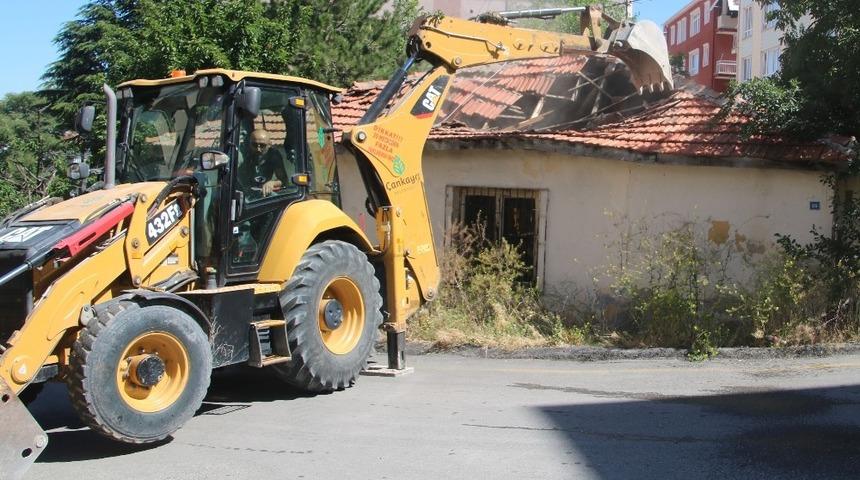Gecekondular yıkılıyor &Ccedil;ankaya g&uuml;zelleşiyor