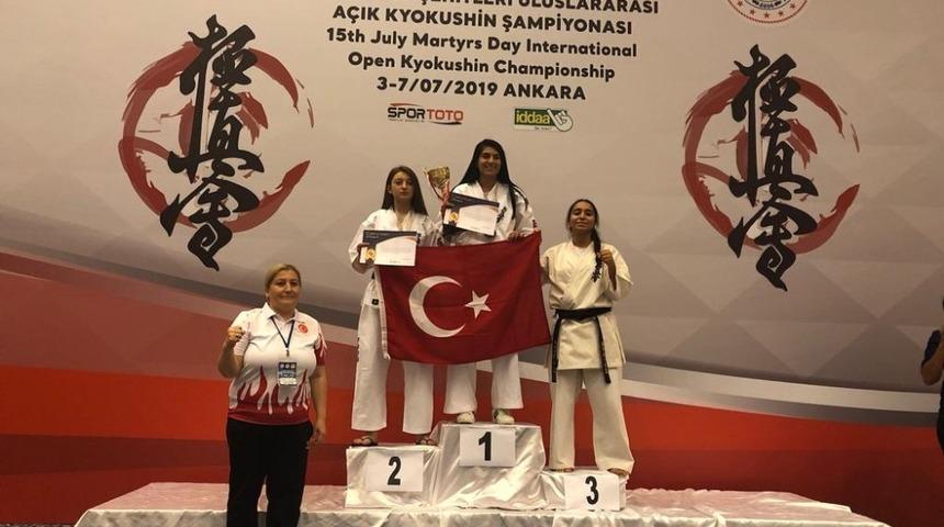 Kyokushın şampiyonasında madalya