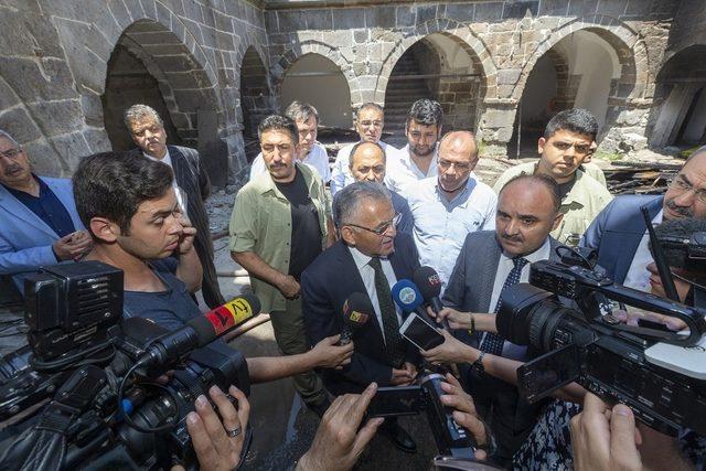 Vezir Hanı’ndaki yangına anında müdahale