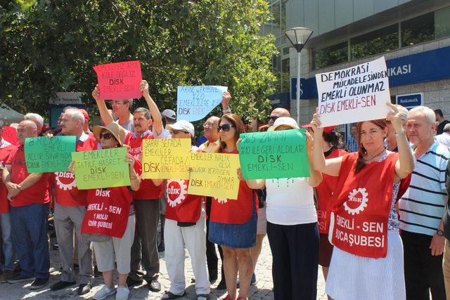 Emekli-Sen, zam oranını protesto etti