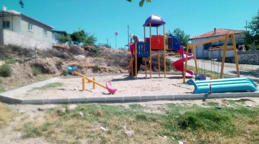 Yunusemre&rsquo;de oyun parkları onarılıyor