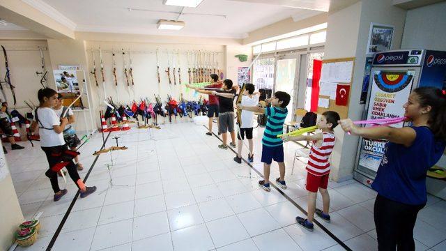 Adana’da okçuluk yaz okulları tam gaz devam ediyor