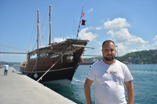 Boğaz'da dikkat çeken gemi... Katar yelkenlisi Dünya kupası tanıtımı için İstanbul'da