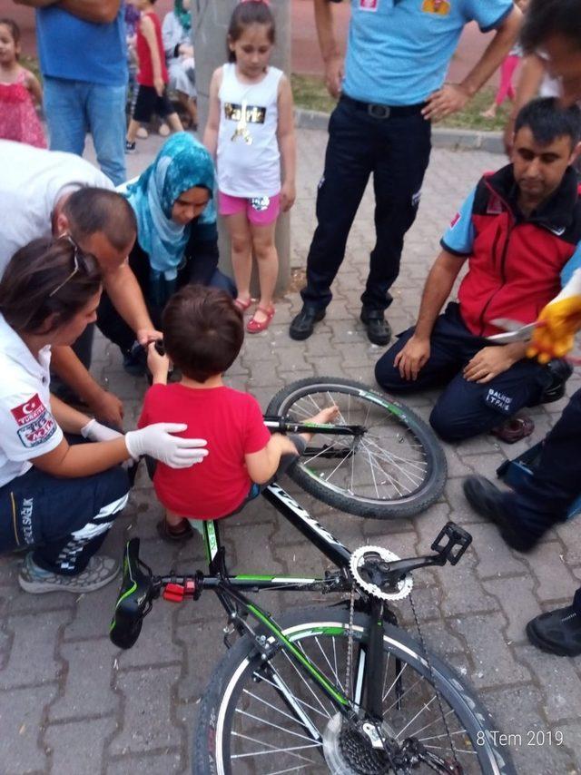 Ayağı bisiklet jantına sıkıştı