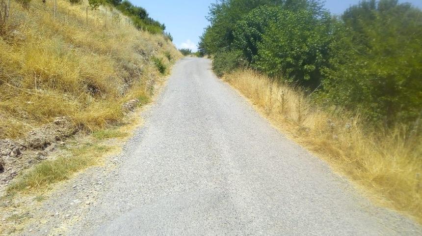 K&ouml;yl&uuml;ler dar yolun genişletilmesini istiyor