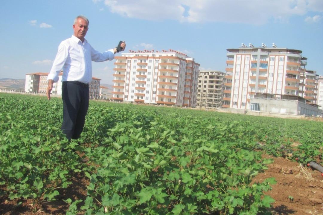 Araban Ovası&rsquo;nın verimli toprakları betonlaşıyor