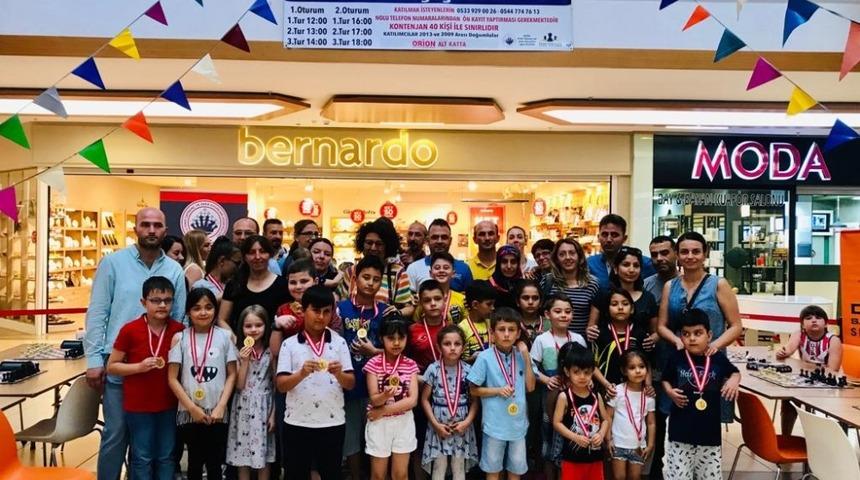 Çorlu’da minikler satranç şenliği düzenlendi
