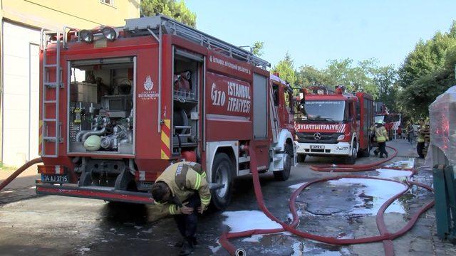 Esenyurt'ta plastik fabrikasında yangın