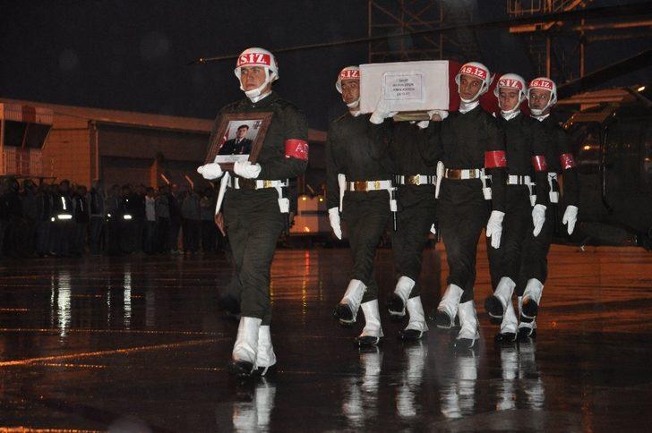 Yüksekova’da şehitler memleketlerine uğurlandı G3