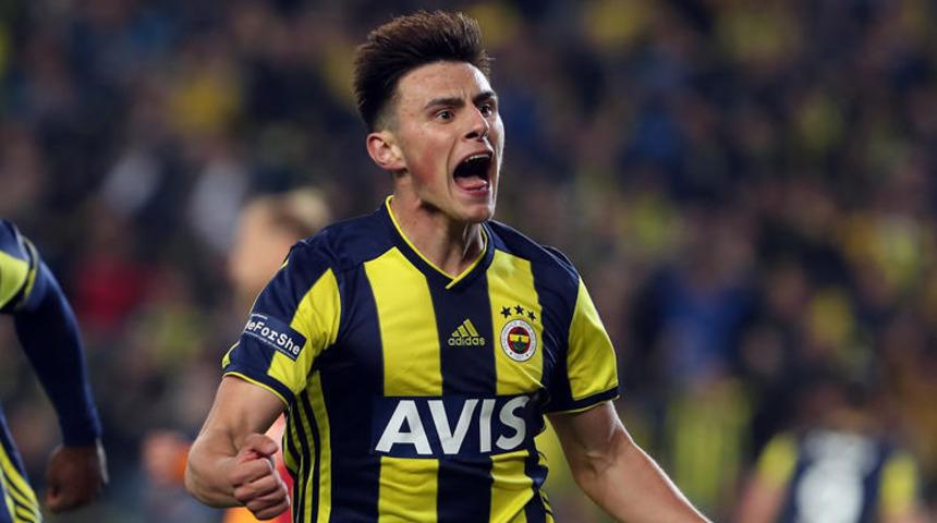 Eljif Elmas'tan gece yarısı kafa karıştıran paylaşım!