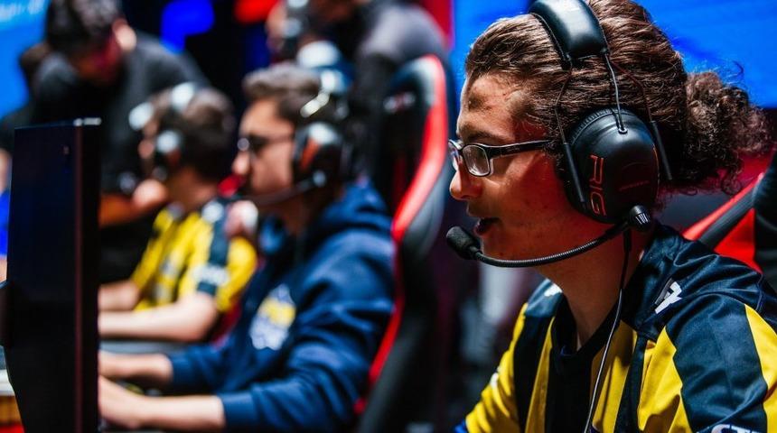 1907 Fenerbahçe League of Legends takımında ayrılık