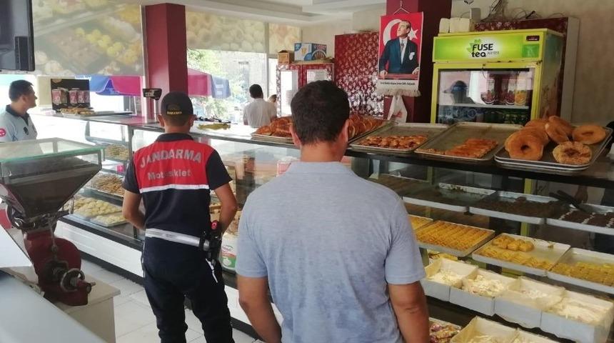 Tarsus&rsquo;da fırın ve pastanelerin denetimleri s&uuml;r&uuml;yor