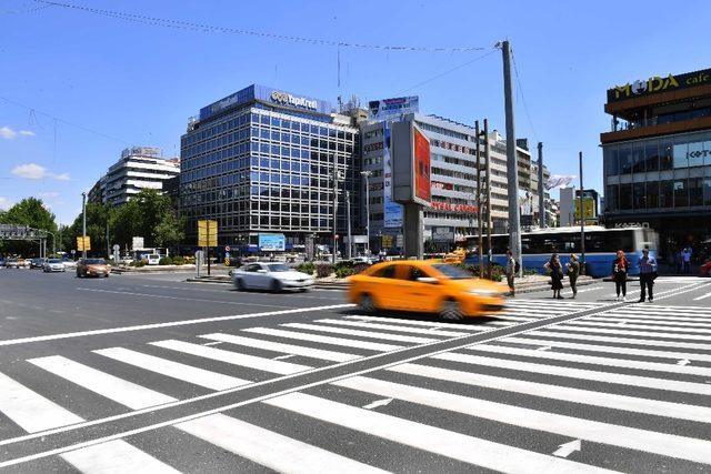 Başkentte yaya geçitleri yenileniyor