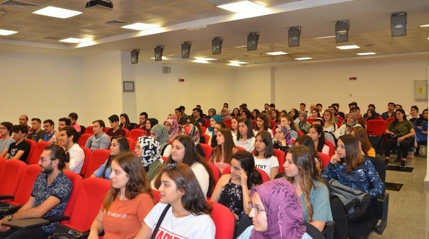 130 &uuml;niversiteli iş başı yaptı