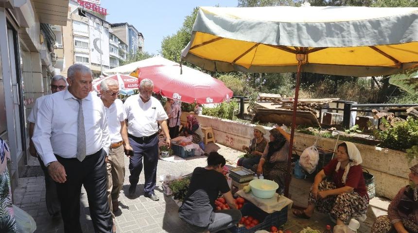 Başkan Atay, &uuml;retici pazarında