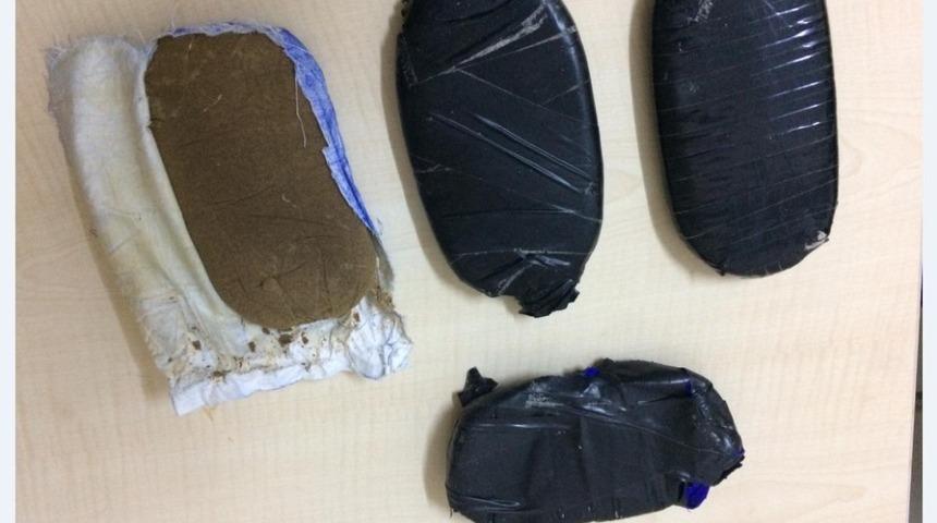 Durdurulan otomobilden uyuşturucu &ccedil;ıktı: 1 tutuklama