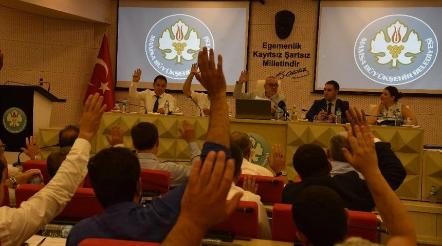 Başkan Erg&uuml;n 15 Temmuz şehitlerini andı