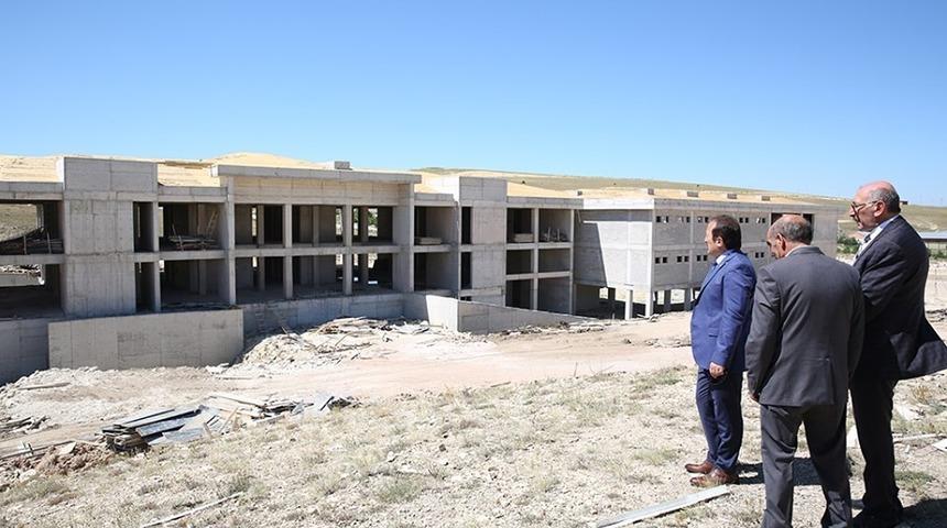 Bayburt&rsquo;ta 200 kişilik G&ouml;&ccedil;men Geri G&ouml;nderme Merkezinin yapımı devam ediyor