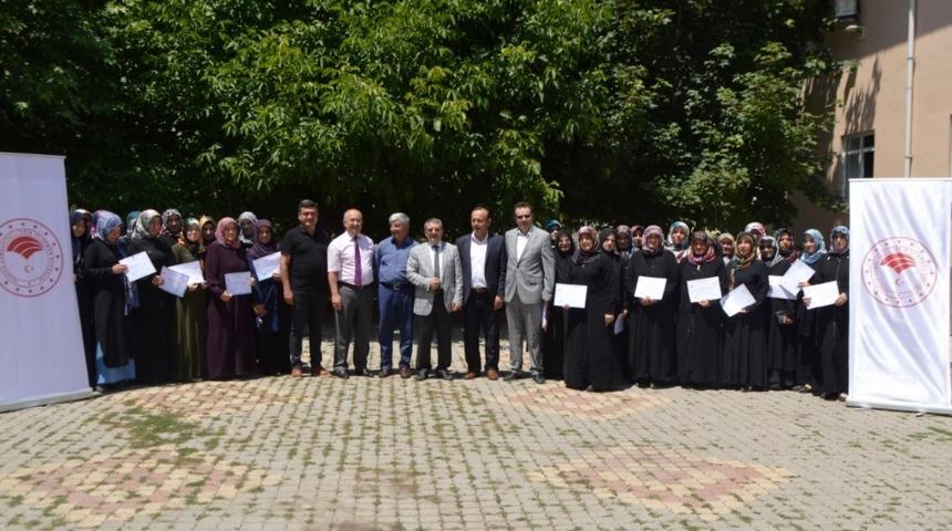 Tavşanlı&rsquo;da 40 bayan kursiyere bitki yetiştiriciliği belgesi