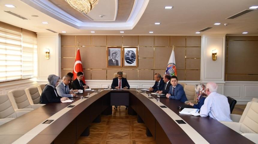 Vali G&uuml;rel vatandaşların sorunlarını dinlemeye devam ediyor