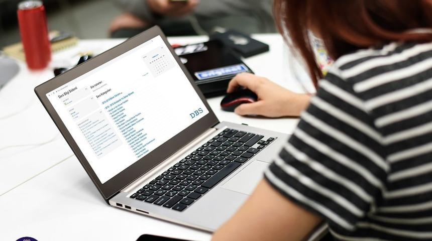 Atat&uuml;rk &Uuml;niversitesi ders bilgi sisteminin kullanımı yaygınlaşıyor