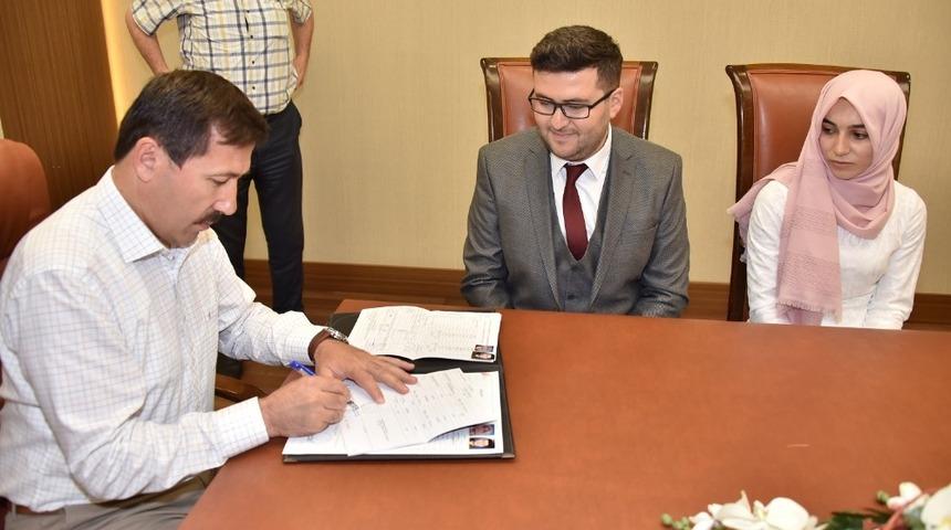 Başkan Kılca’dan evlenecek çiftlere nikah sürprizi