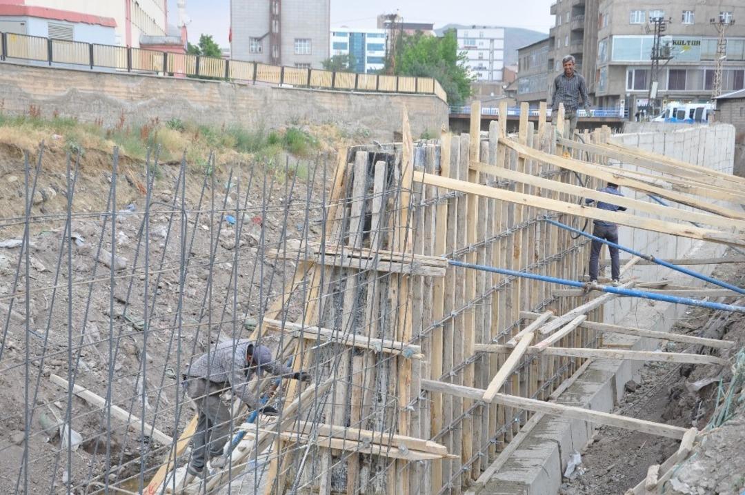 Y&uuml;ksekova&rsquo;da dere ıslah &ccedil;alışması