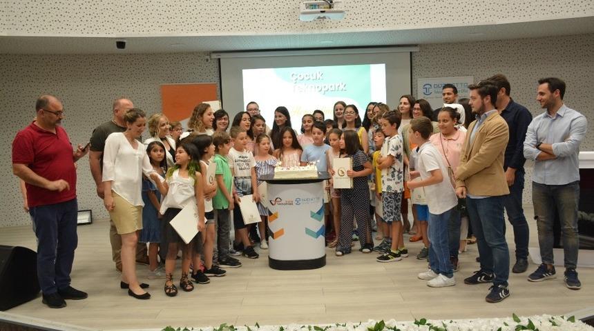 &Ccedil;ocuk TEKNOPARK&rsquo;ta belge t&ouml;reni