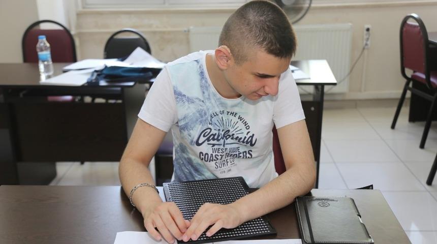 KO-MEK&rsquo;ten Braille Alfabesi kursu