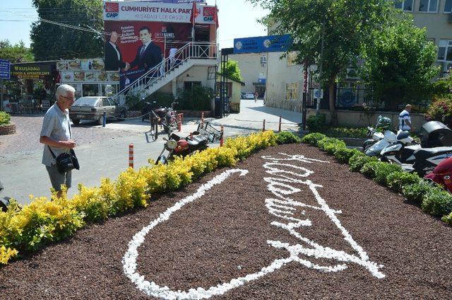 Kuşadası Belediyesi’nden Atatürk imzalı peyzaj çalışması