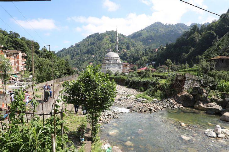 Rize'de tarihi kemer köprü yıkıldı G4