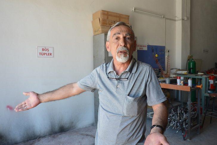 İş yerini keneler bastı korkudan dükkanına giremiyor G2